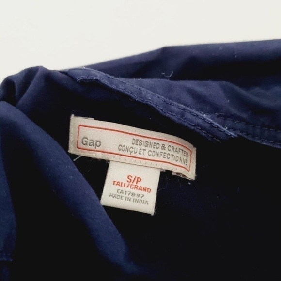 Gap Shirt Dress. 5 Button with Pocket. Excellent Condition! - Picture 4 of 7